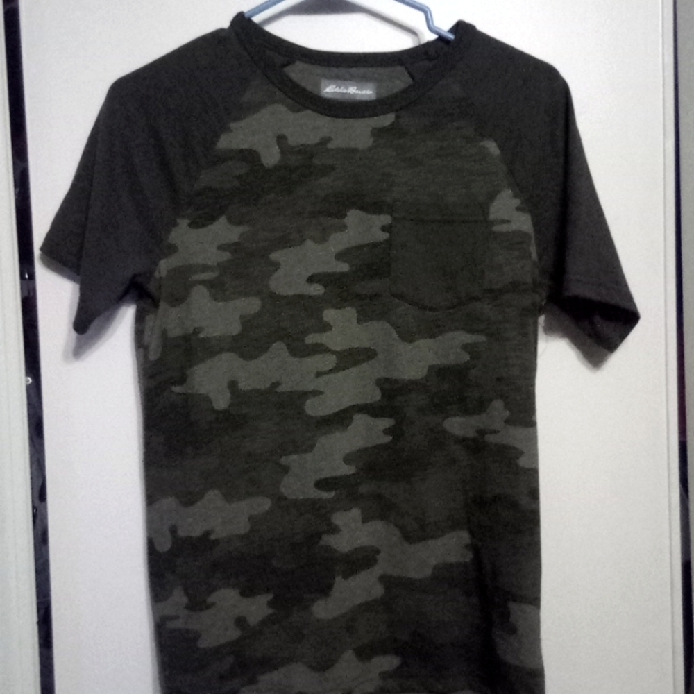 Eddie Bauer boys large 14/16 dark green t shirt